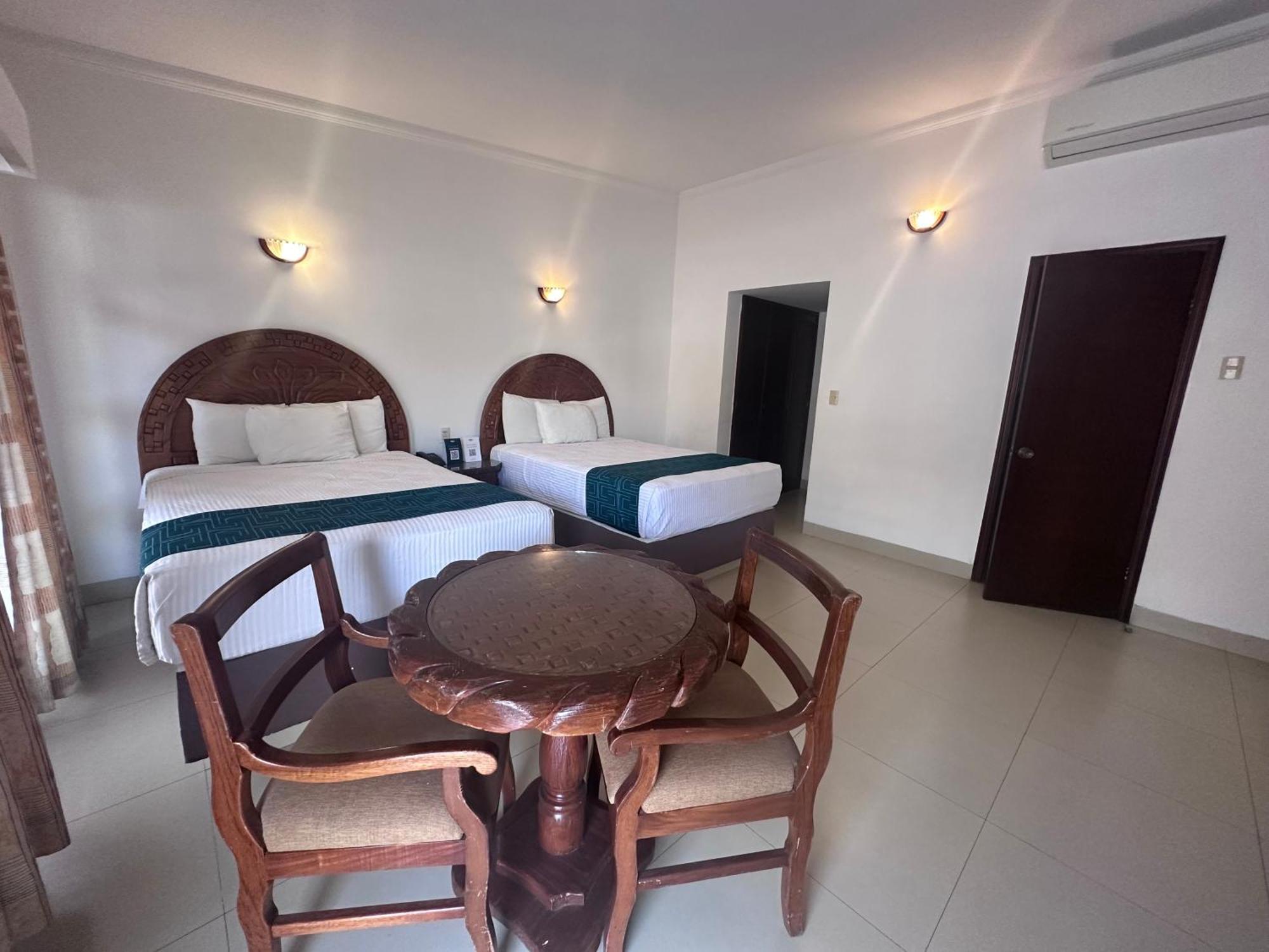 Hotel Inhouse Select Hacienda Tres Rios à Culiacán Extérieur photo