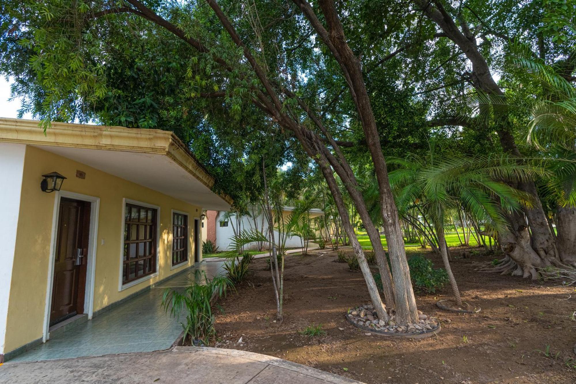 Hotel Inhouse Select Hacienda Tres Rios à Culiacán Extérieur photo